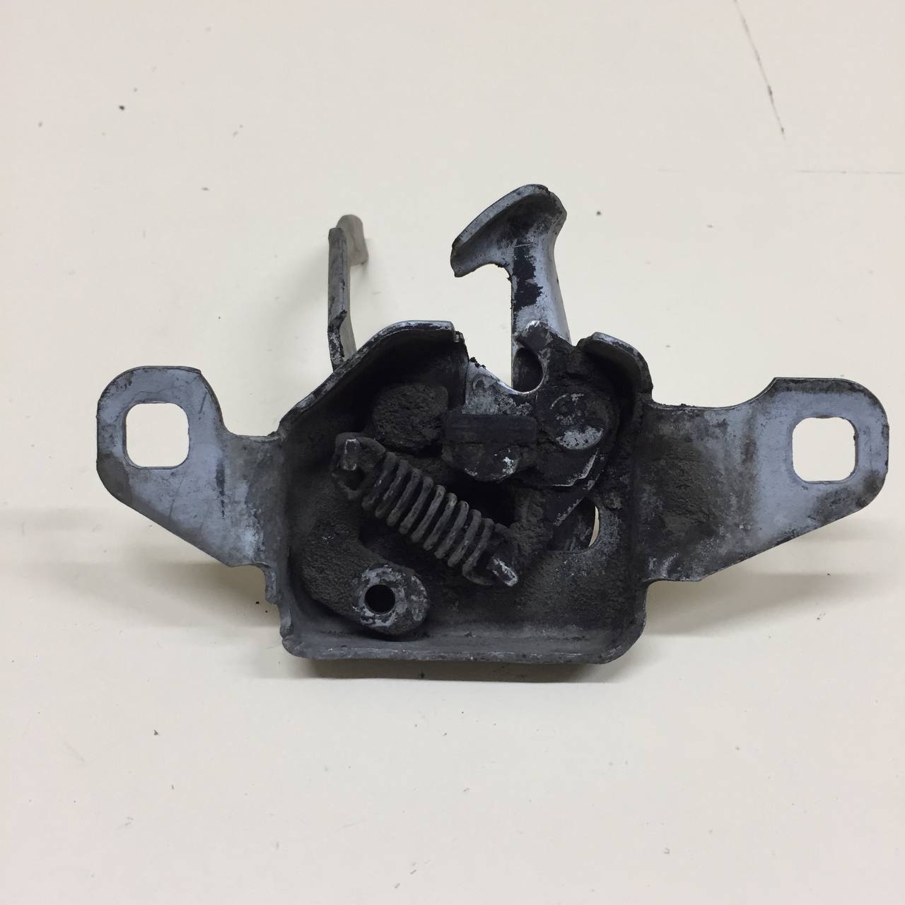 Замок капота Renault Duster (HSA, HSM) 2012>