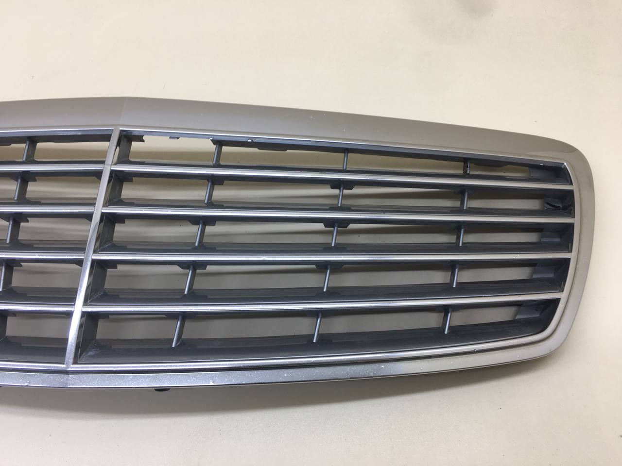 Решетка радиатора Mercedes-Benz E-Class (W211) 2002-2009 Решетка радиатора Mercedes-Benz E-Class (W211) 2002-2009