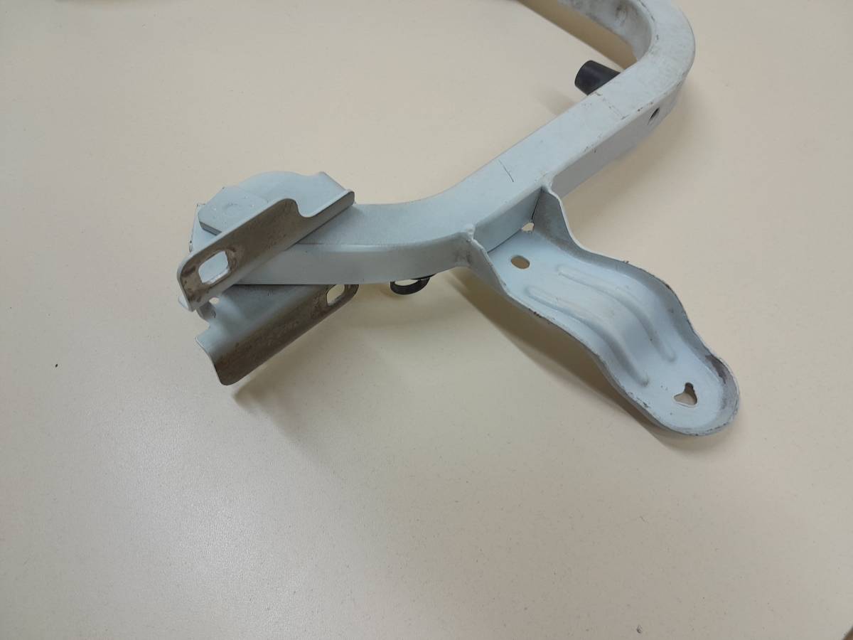 Петля крышки багажника Renault Logan (1) 2005-2014 Петля крышки багажника Renault Logan (1) 2005-2014