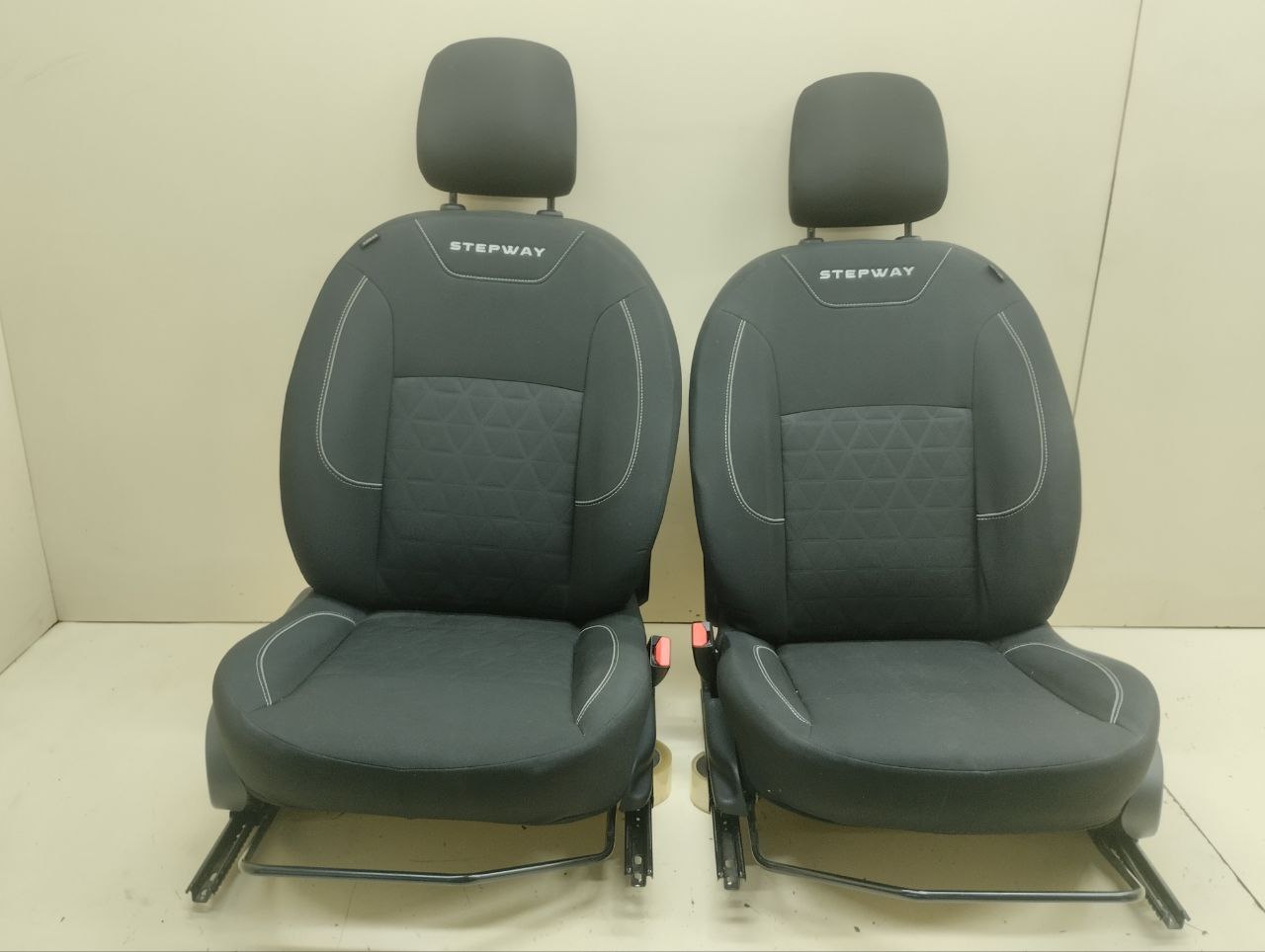 Сиденье (комплект) Renault Sandero Stepway (5S) 2014-2022