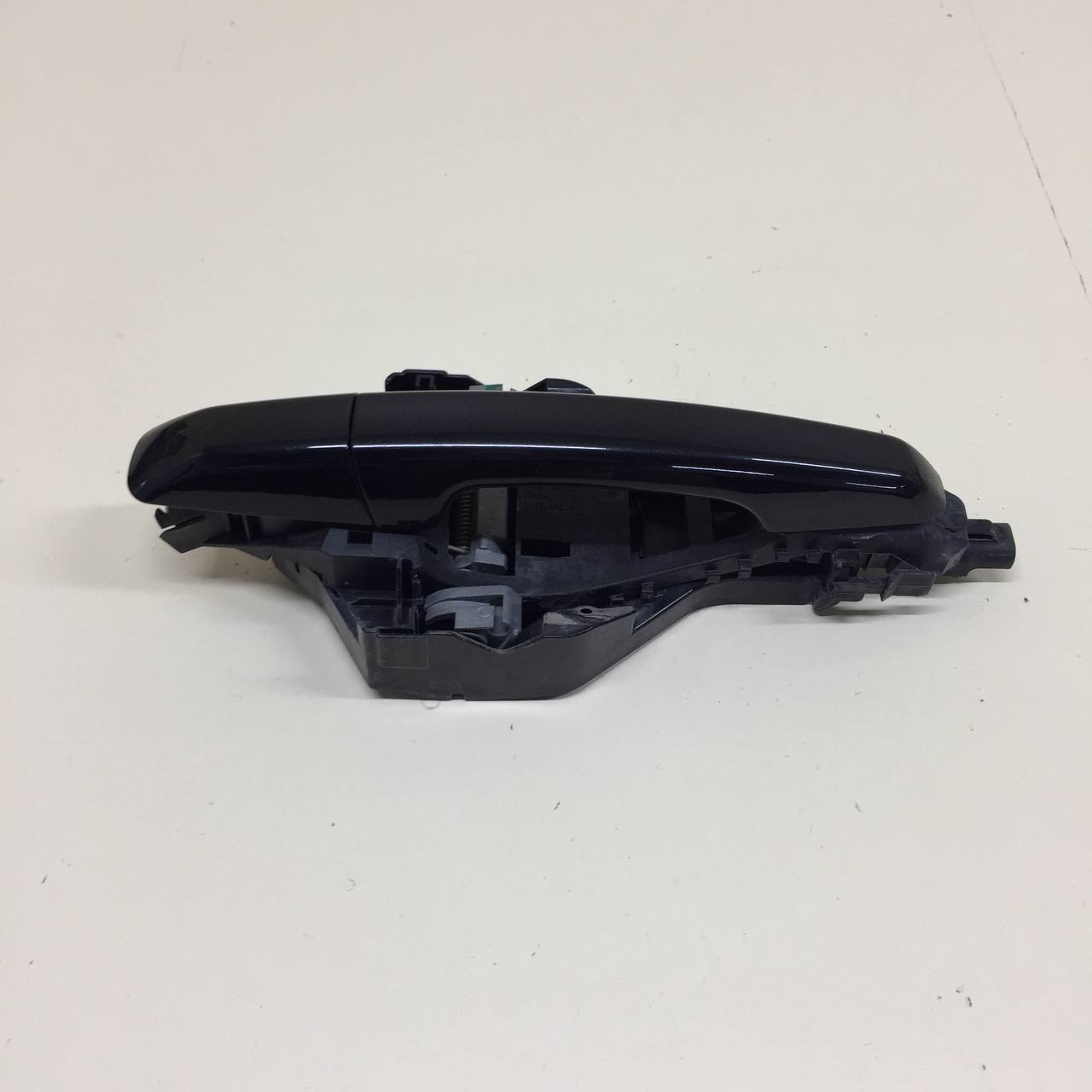 Ручка двери передней наружная правая Jaguar XE (760) 2014-2021 Ручка двери передней наружная правая Jaguar XE (760) 2014-2021