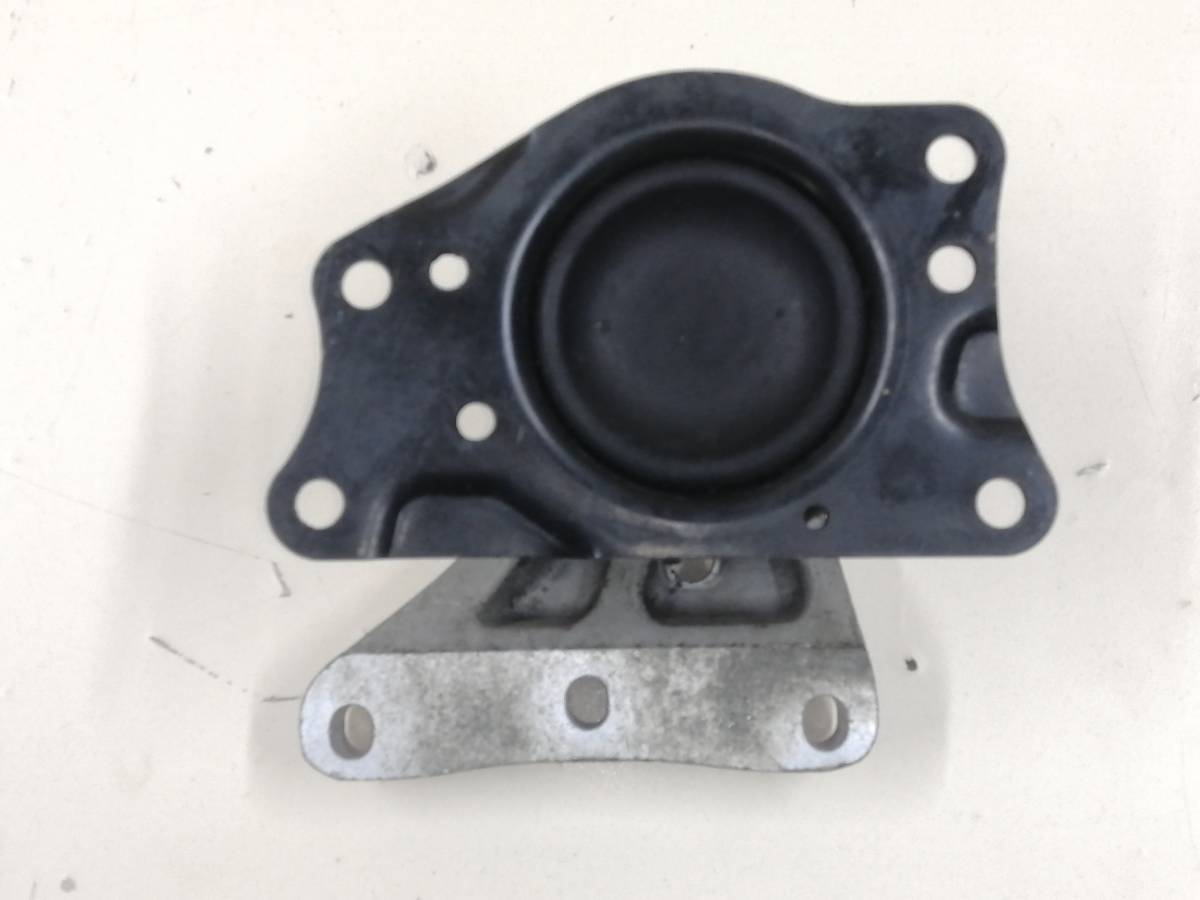 Опора двигателя правая Volkswagen Polo (Sed RUS) 2011> Опора двигателя правая Volkswagen Polo (Sed RUS) 2011>