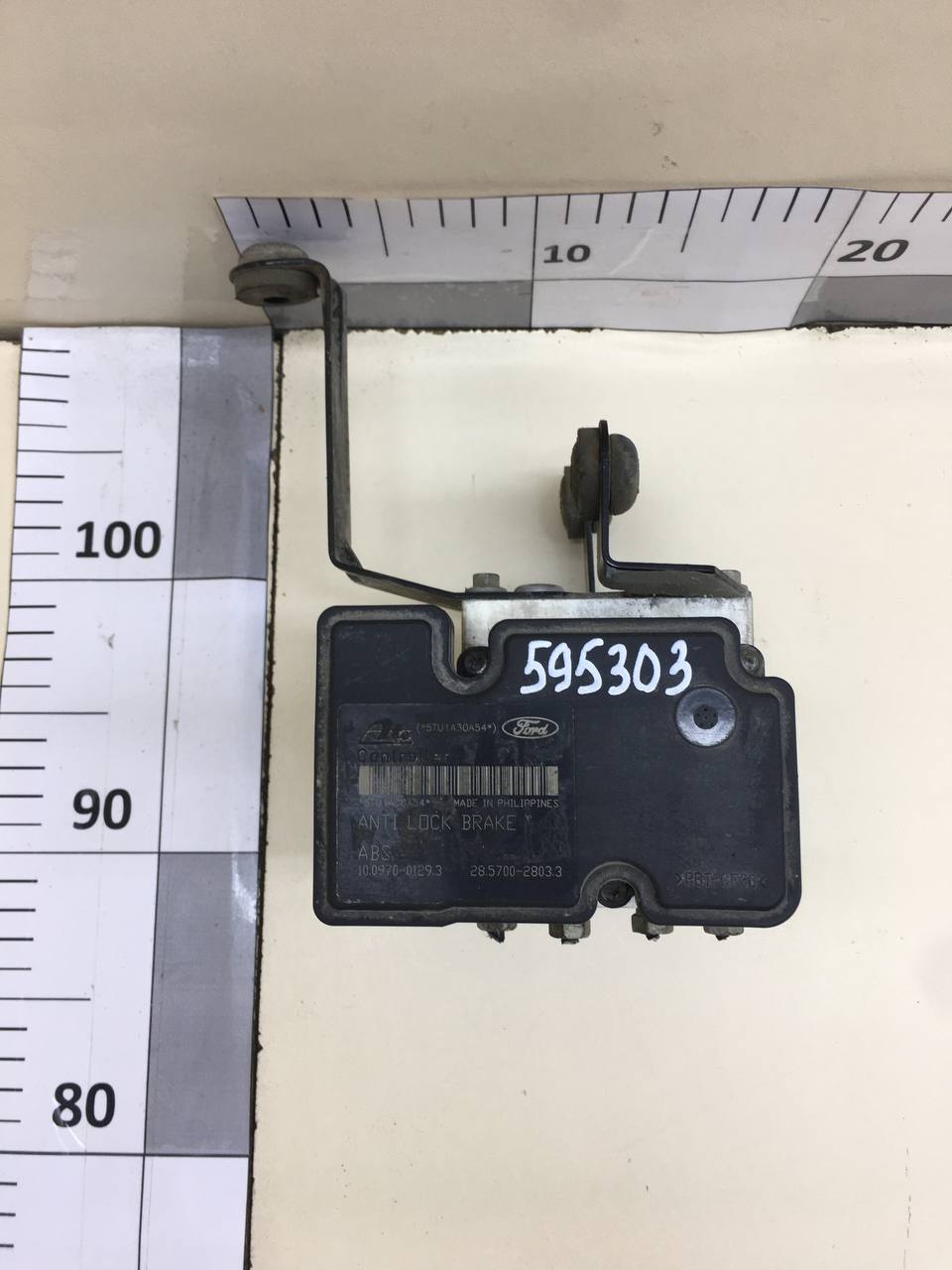 Блок ABS (насос) Ford Focus 2 (DB) 2008-2011 Блок ABS (насос) Ford Focus 2 (DB) 2008-2011