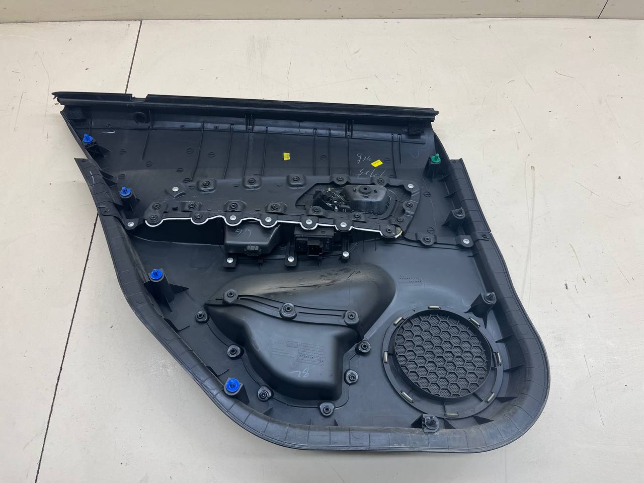 Обшивка двери задней правой Chevrolet Cruze (J300) 2009-2016