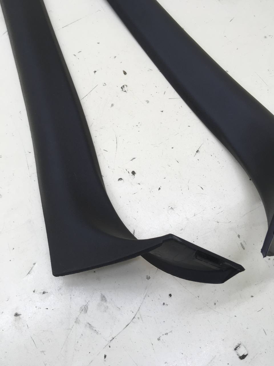 Обшивка стойки Chevrolet Niva 2009-2020