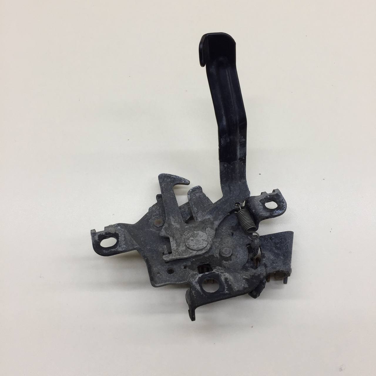 Замок капота Toyota Auris (E150) 2006-2012