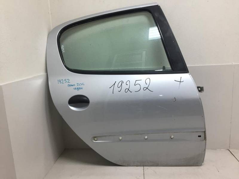 Дверь задняя правая Peugeot 206 1998-2012