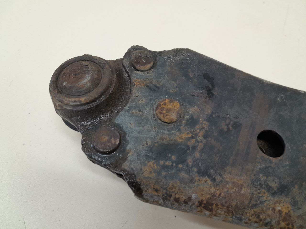 Рычаг передний левый Ford Fiesta (MK5) 2002-2008