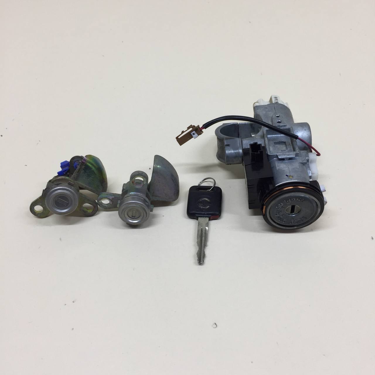 Замок зажигания Nissan Almera Classic (B10) 2006-2013 Замок зажигания Nissan Almera Classic (B10) 2006-2013