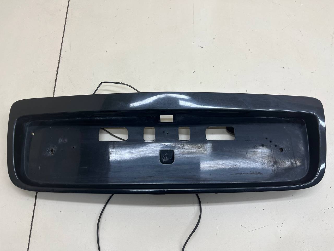 Накладка крышки багажника Nissan Primera (P12) 2002-2007 Накладка крышки багажника Nissan Primera (P12) 2002-2007