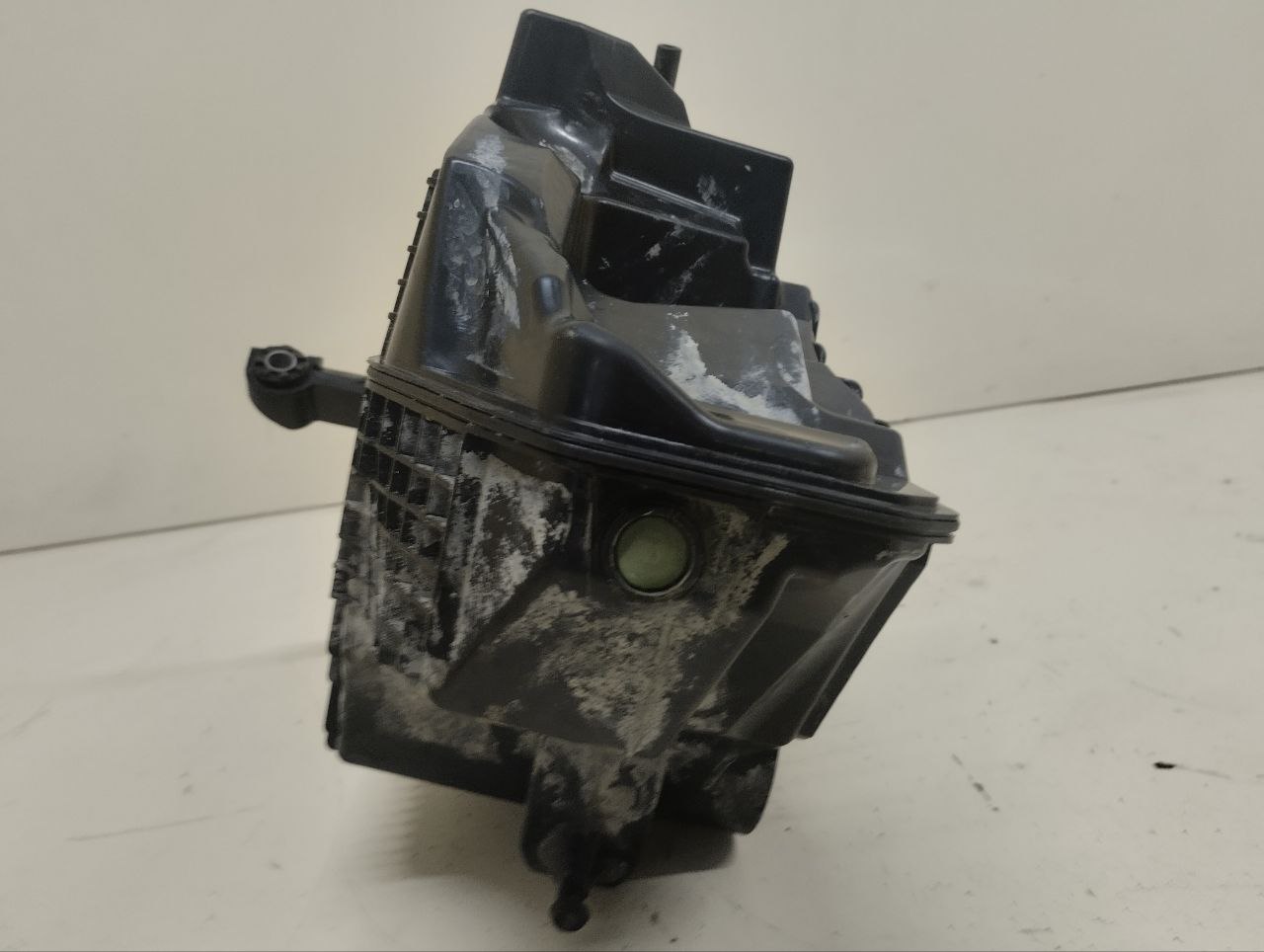 Корпус воздушного фильтра Renault Duster (HSA, HSM) 2012> Корпус воздушного фильтра Renault Duster (HSA, HSM) 2012>