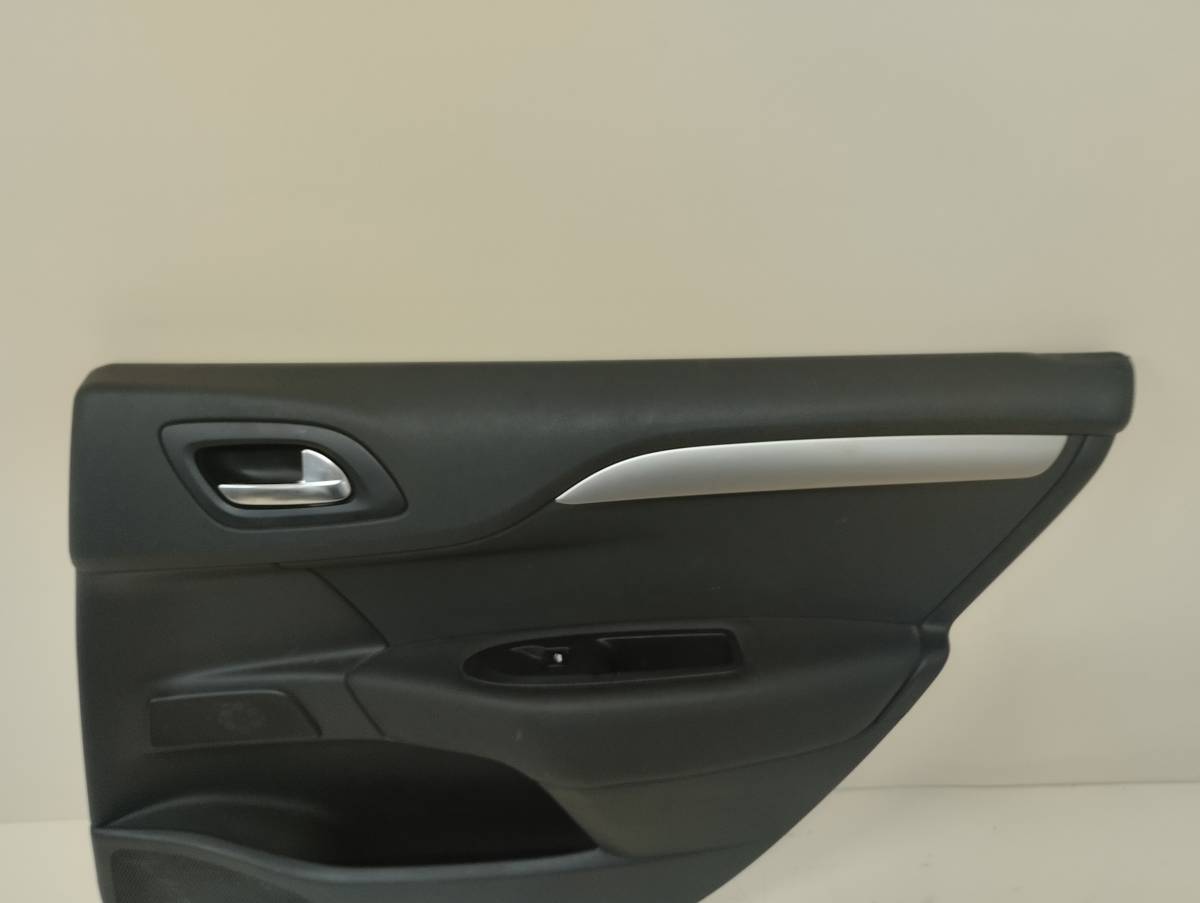 Обшивка двери задней правой Citroen C4 2011>