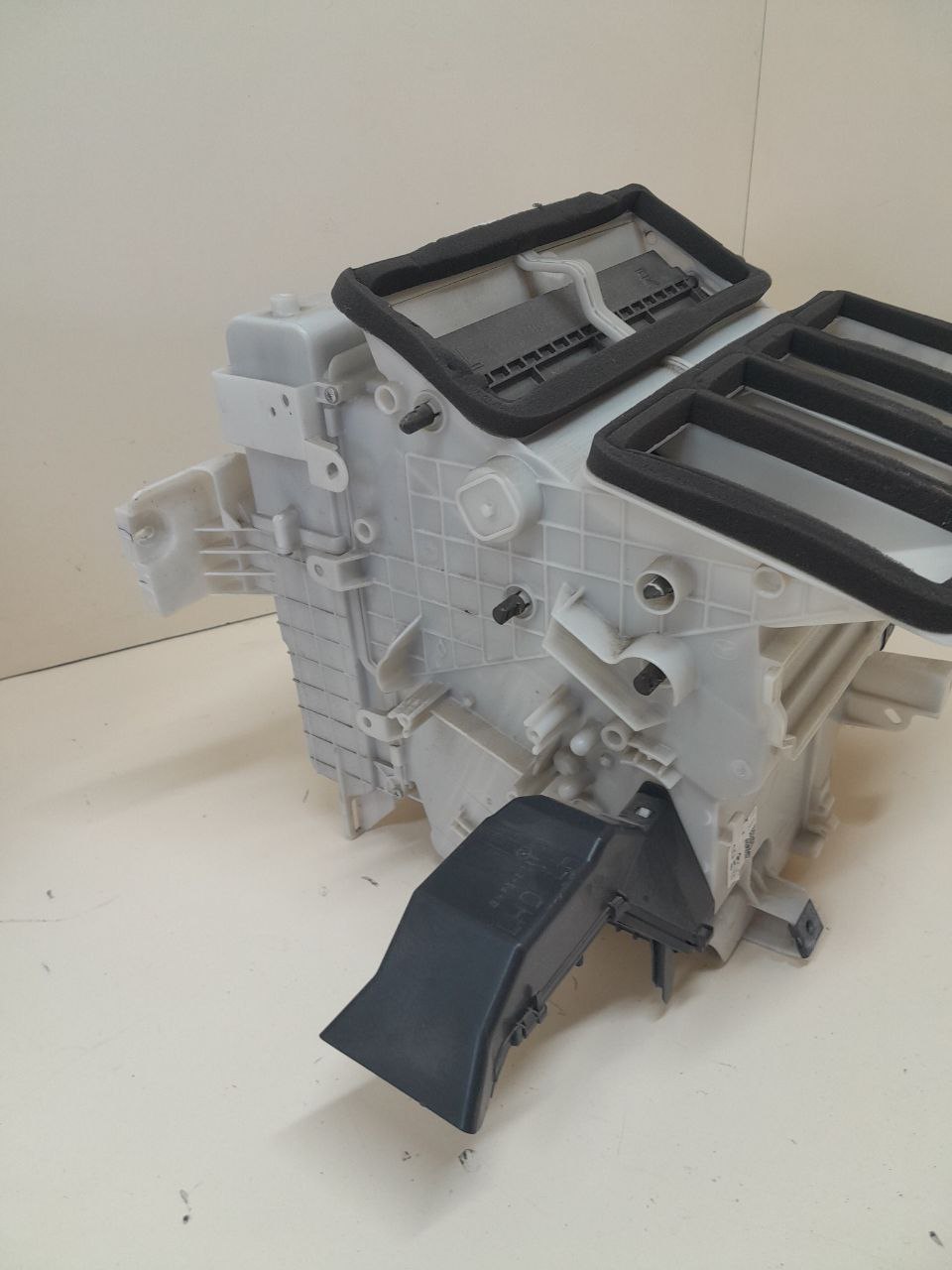 Корпус отопителя Mazda Mazda 3 (BM) 2013-2016 Корпус отопителя Mazda Mazda 3 (BM) 2013-2016