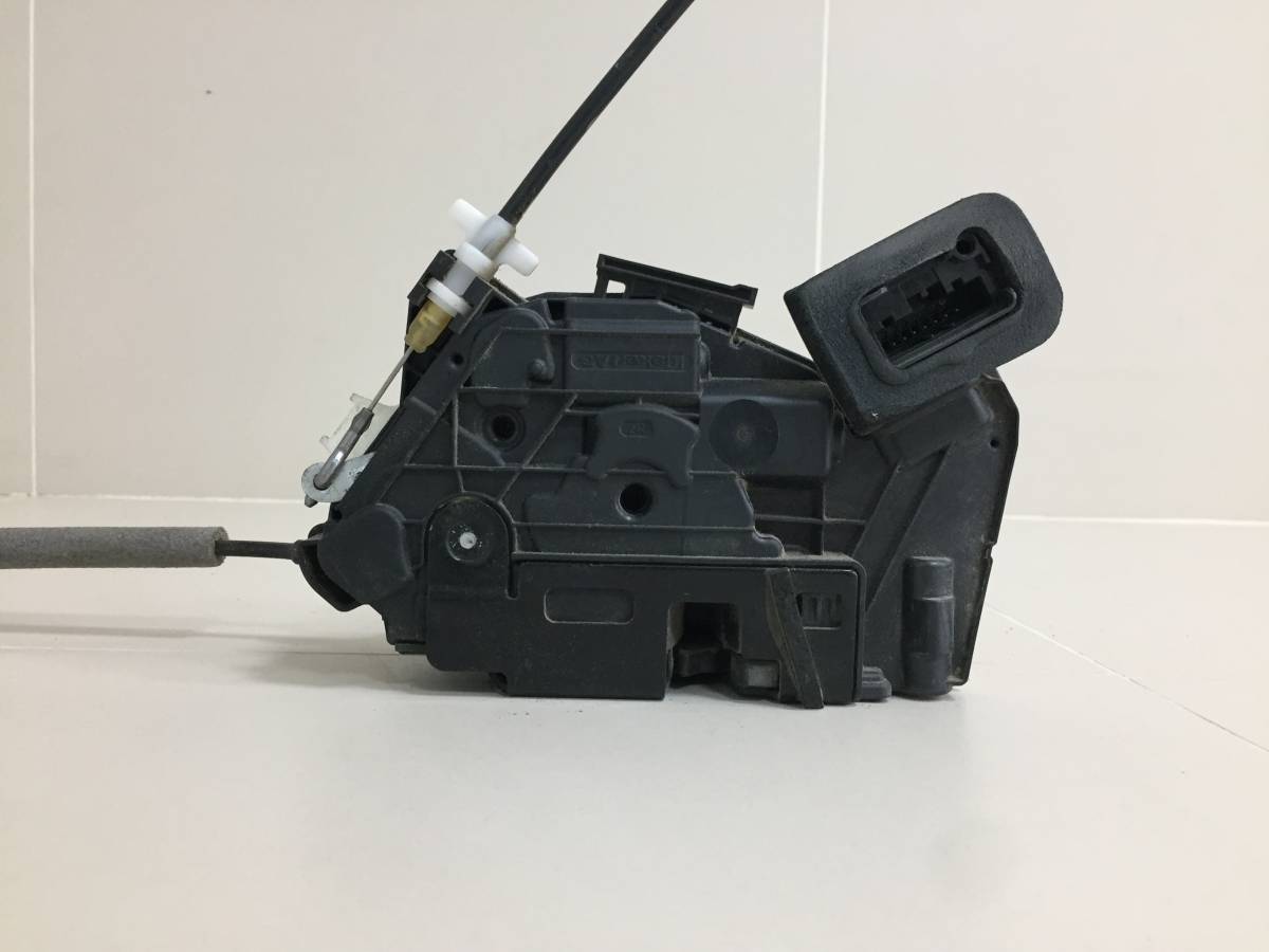 Замок двери передней правой Volkswagen Polo (MK5) 2011-2020