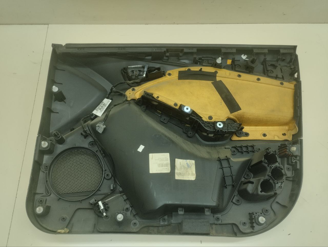 Обшивка двери передней левой Ford Focus 3 2011>