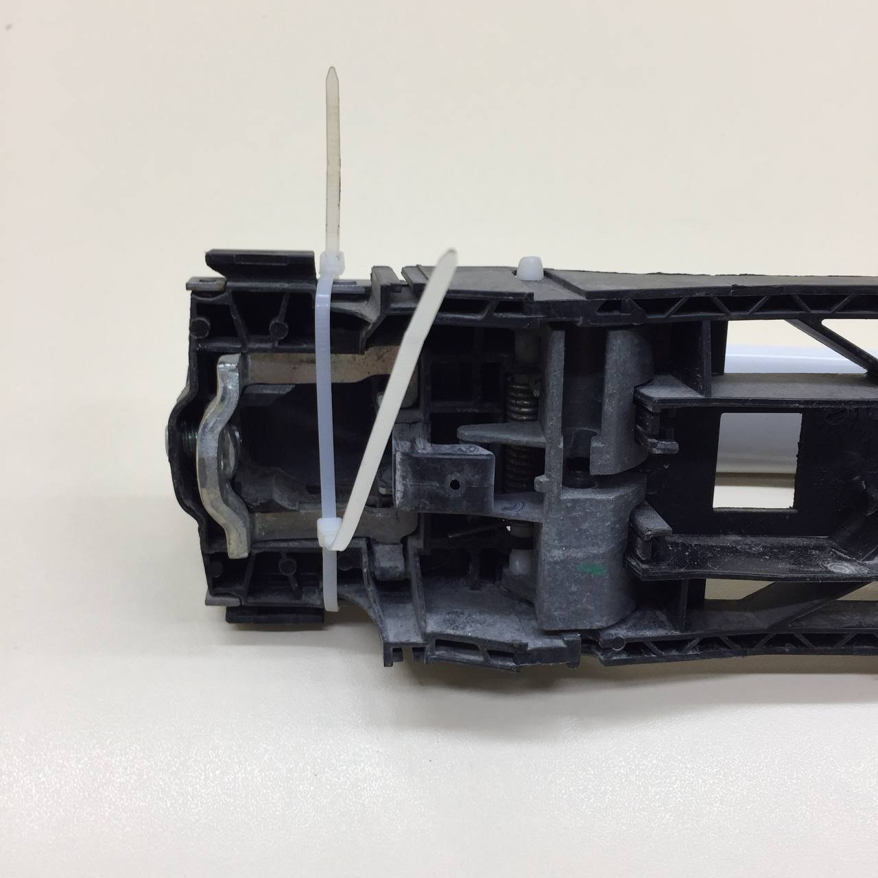 Ручка двери передней наружная левая Volkswagen Tiguan (5N1) 2007-2011