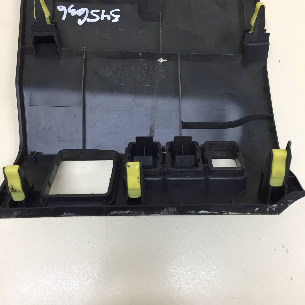 Накладка (кузов внутри) Toyota Rav 4 (XA40) 2013-2019 Накладка (кузов внутри) Toyota Rav 4 (XA40) 2013-2019