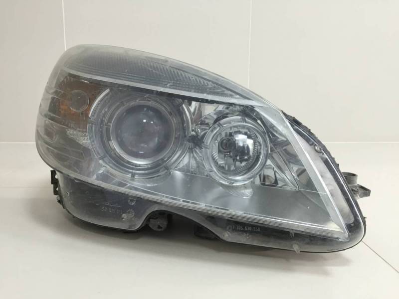 Фара правая Mercedes-Benz C-Class (W204) 2007-2014