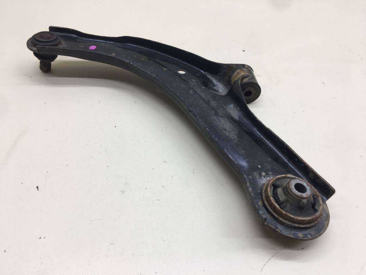 Рычаг передний правый Nissan Tiida (C11) 2007-2014