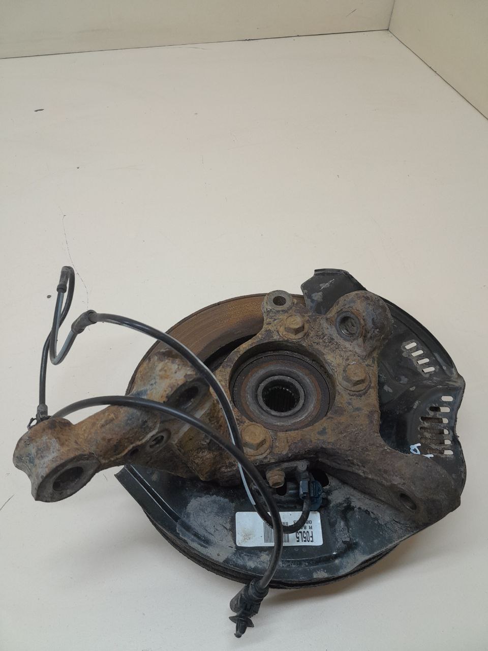 Кулак поворотный передний левый Toyota Auris (E150) 2006-2012