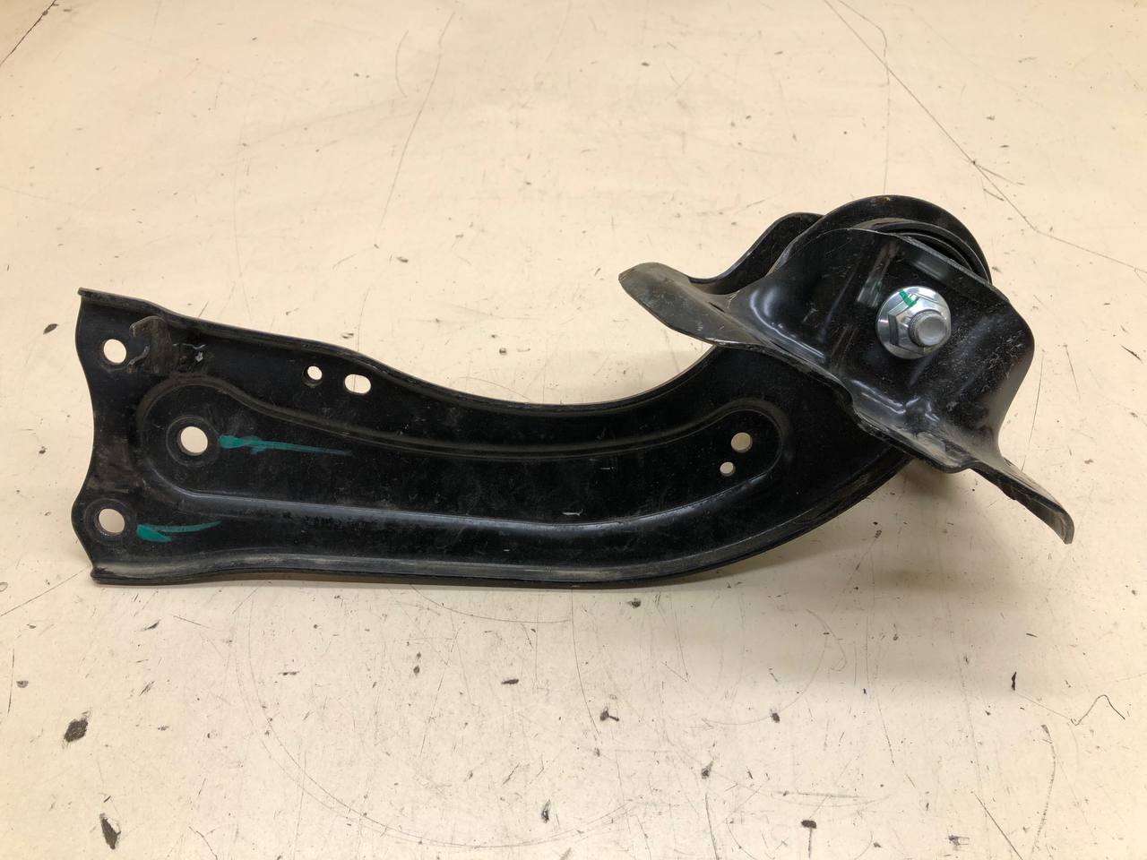 Рычаг задний продольный левый Jetour Dashing 2022>