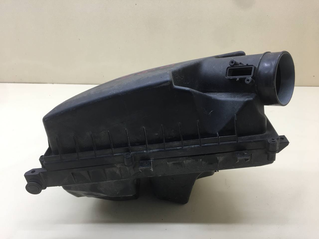 Корпус воздушного фильтра Volvo S80 2006-2016 Корпус воздушного фильтра Volvo S80 2006-2016