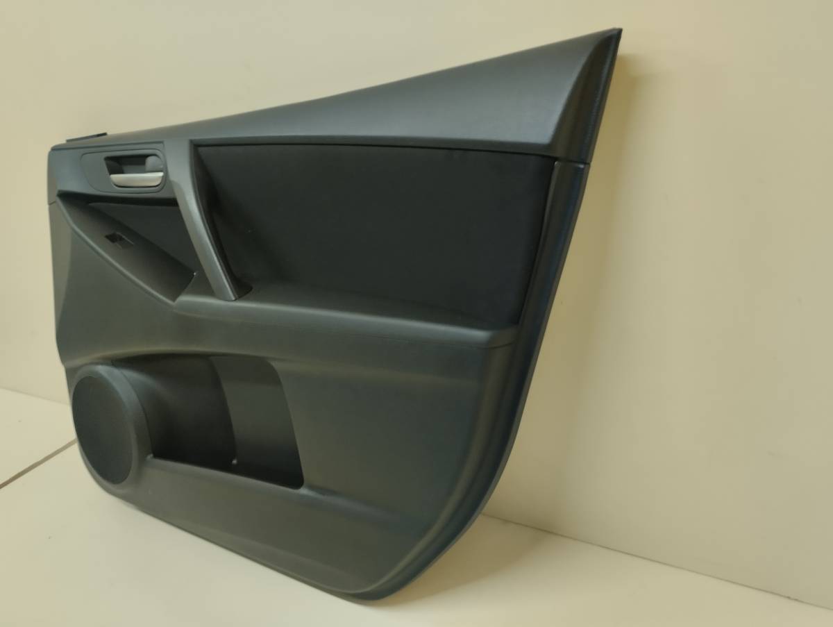 Обшивка двери передней правой Mazda Mazda 3 (BL) 2009-2013