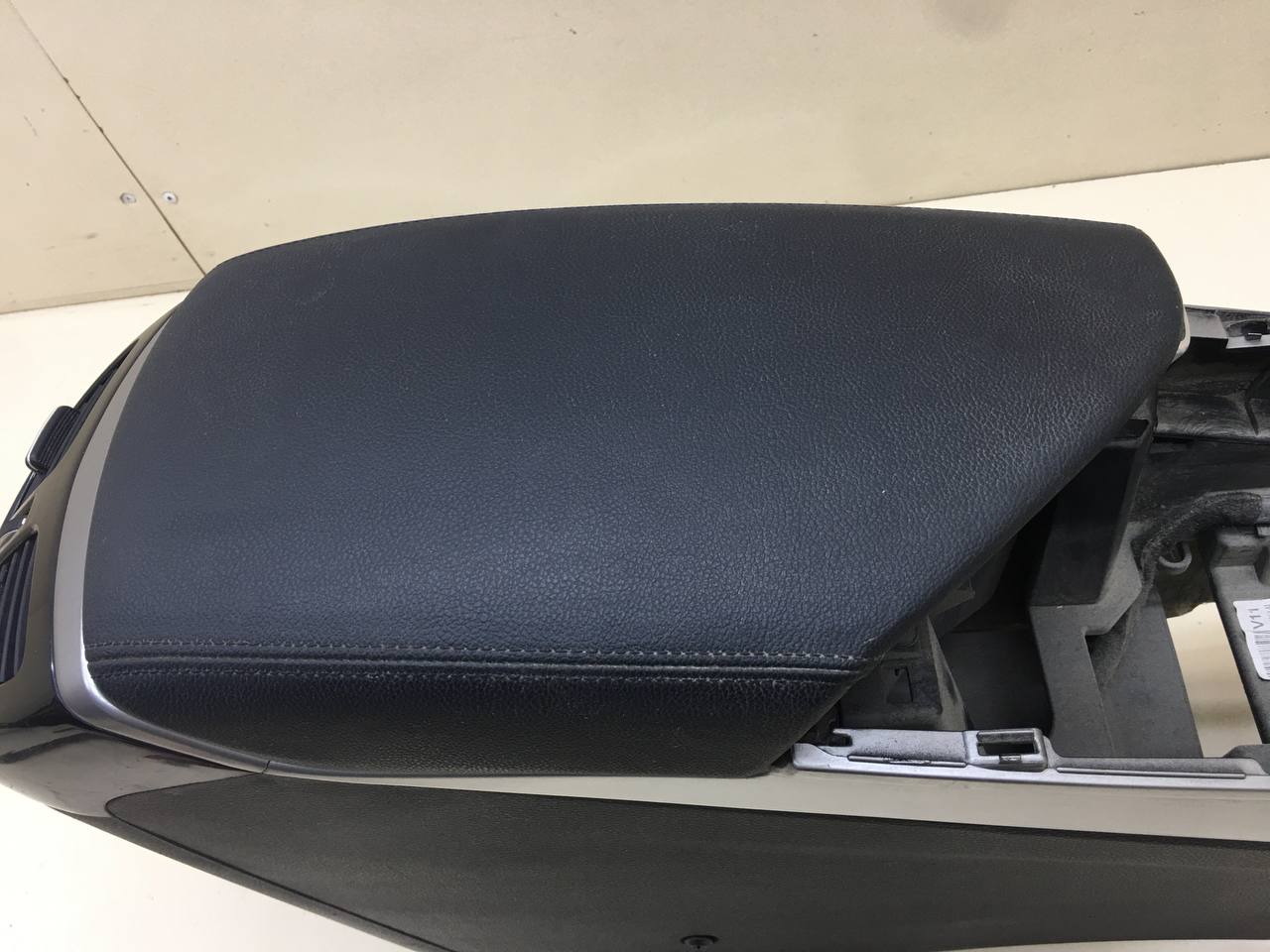 Консоль центральная Hyundai i40 (VF) 2011> Консоль центральная Hyundai i40 (VF) 2011>