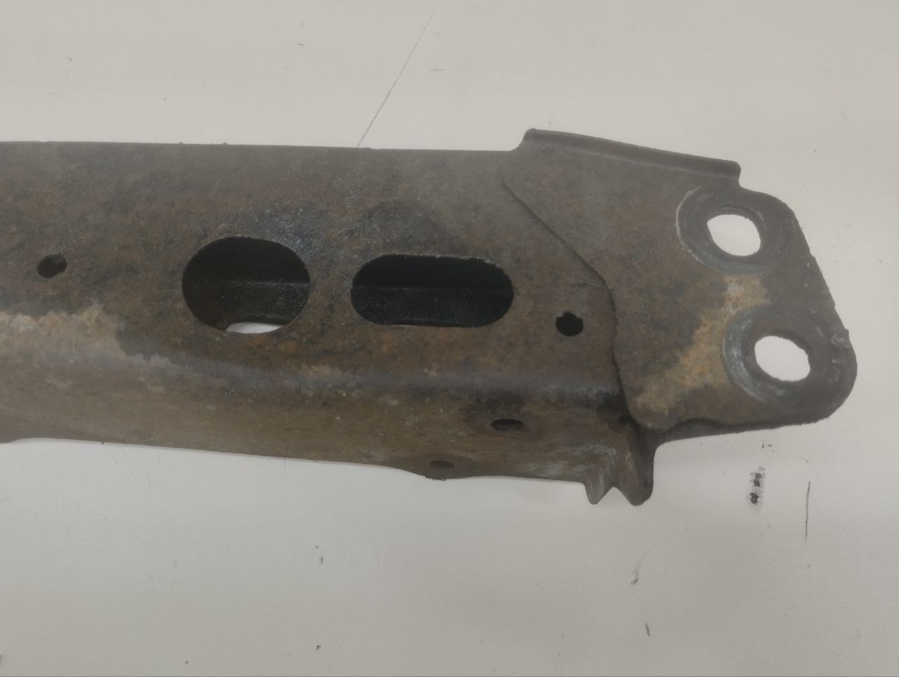 Балка передняя продольная Toyota Auris (E150) 2006-2012