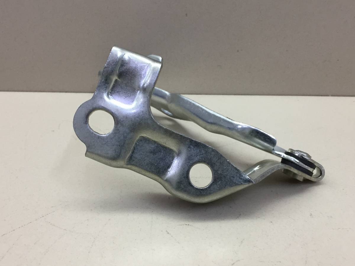 Петля капота правая Toyota Land Cruiser (J100) 1998-2007