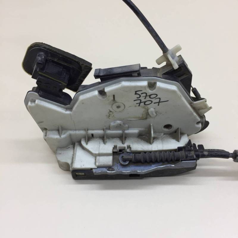 Замок двери передней правой Volkswagen Polo (MK5) 2011-2020