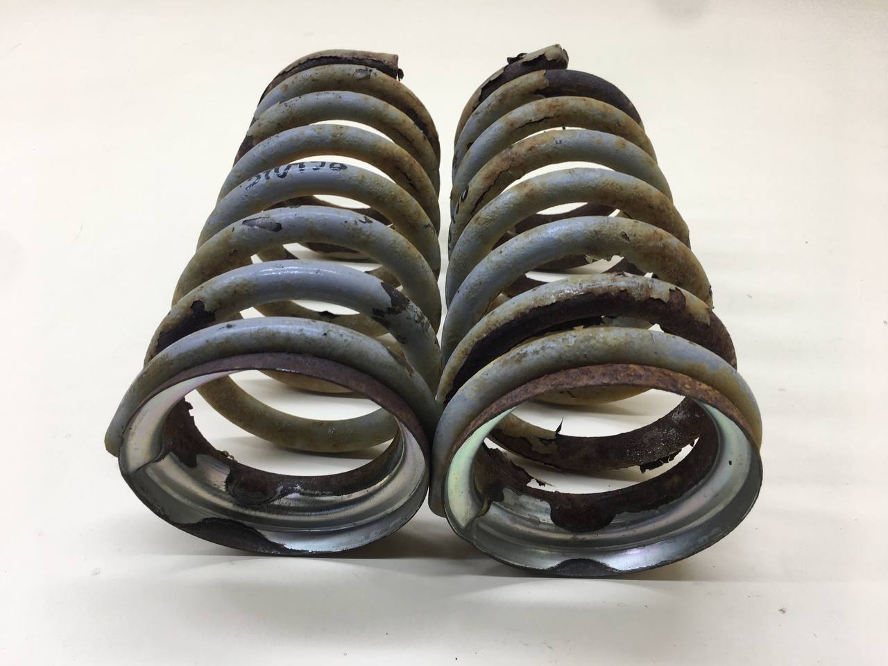 Пружина передняя Lada Niva 2131 1993>