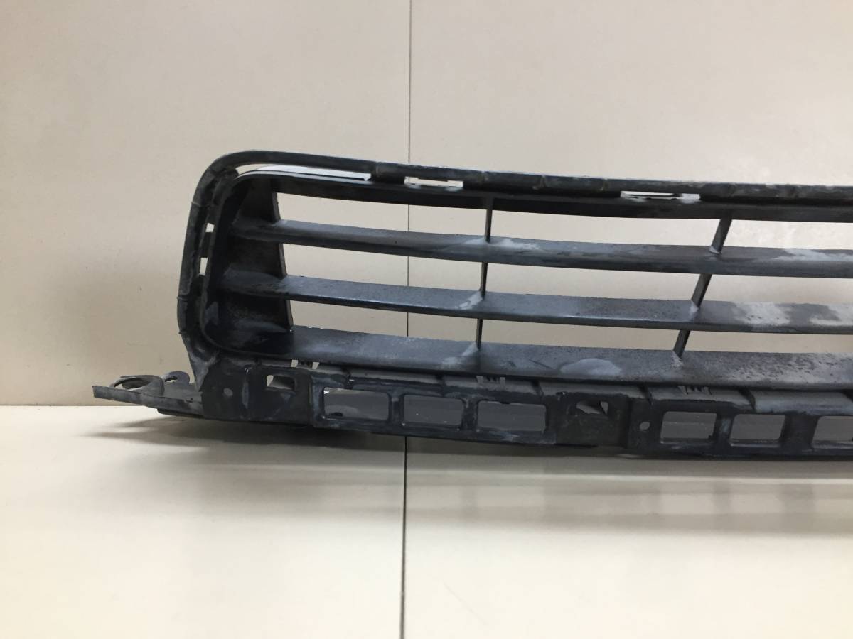 Решетка в бампер центральная Honda Civic 4D 2006-2012