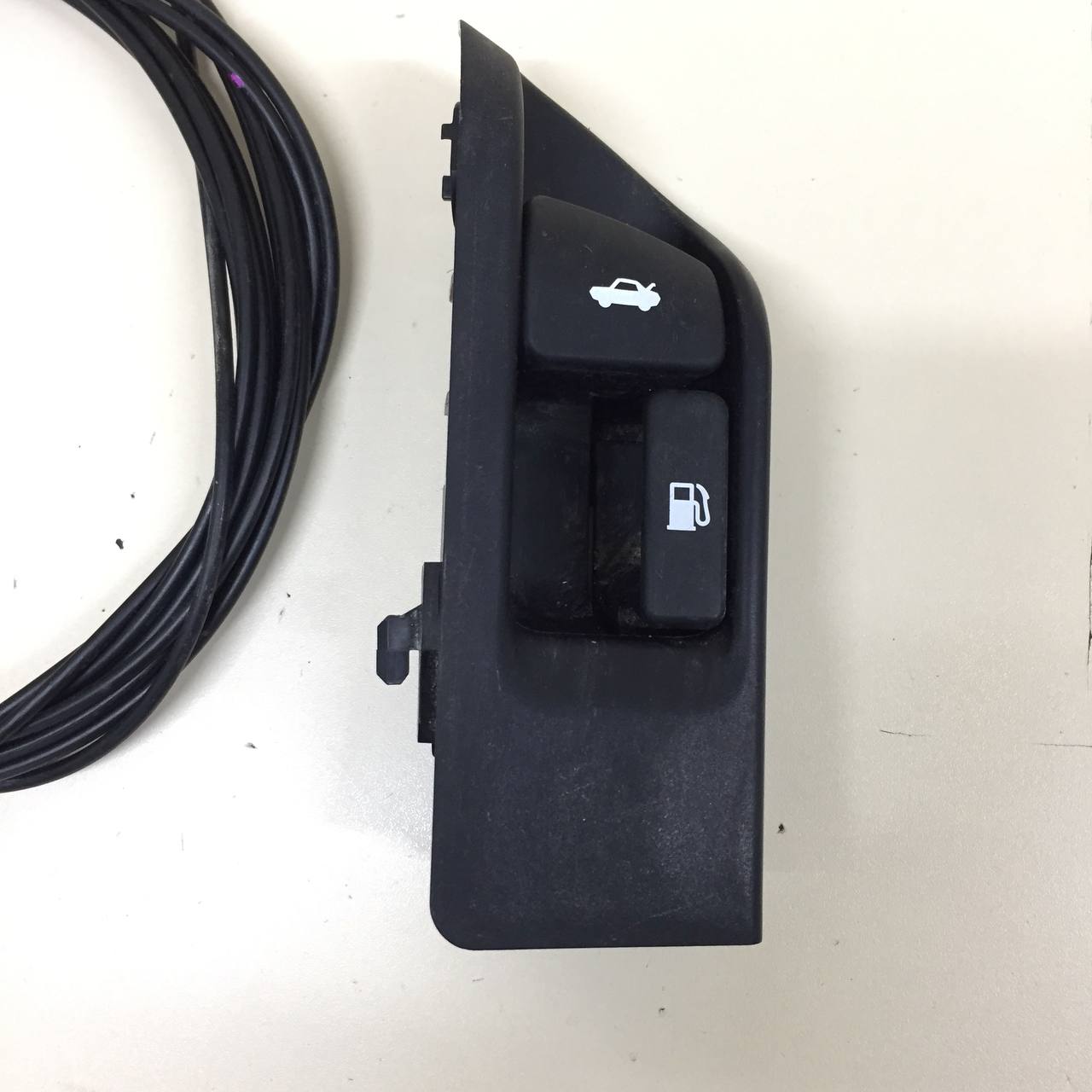 Ручка открывания багажника Toyota Corolla E150 2006-2013