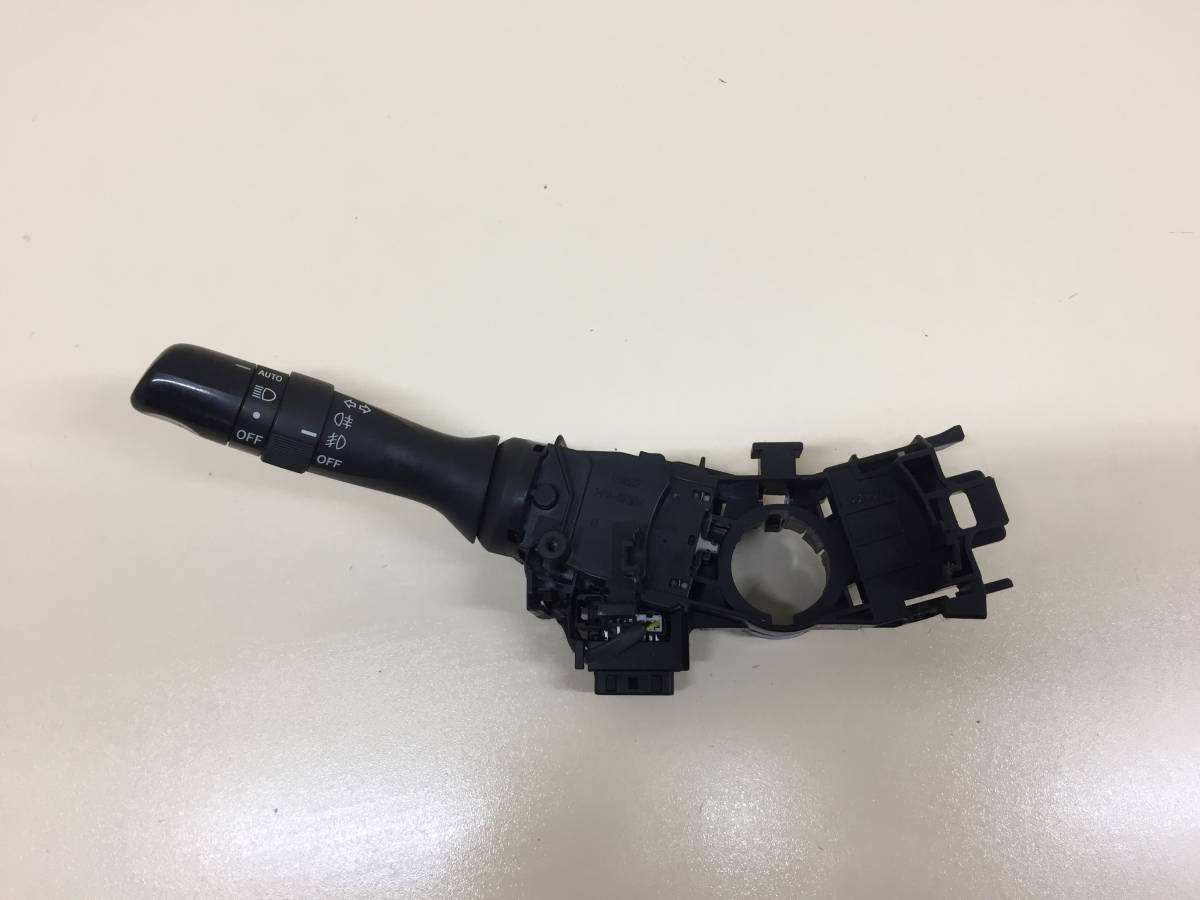 Переключатель поворотов подрулевой Toyota Camry (V40) 2006-2011