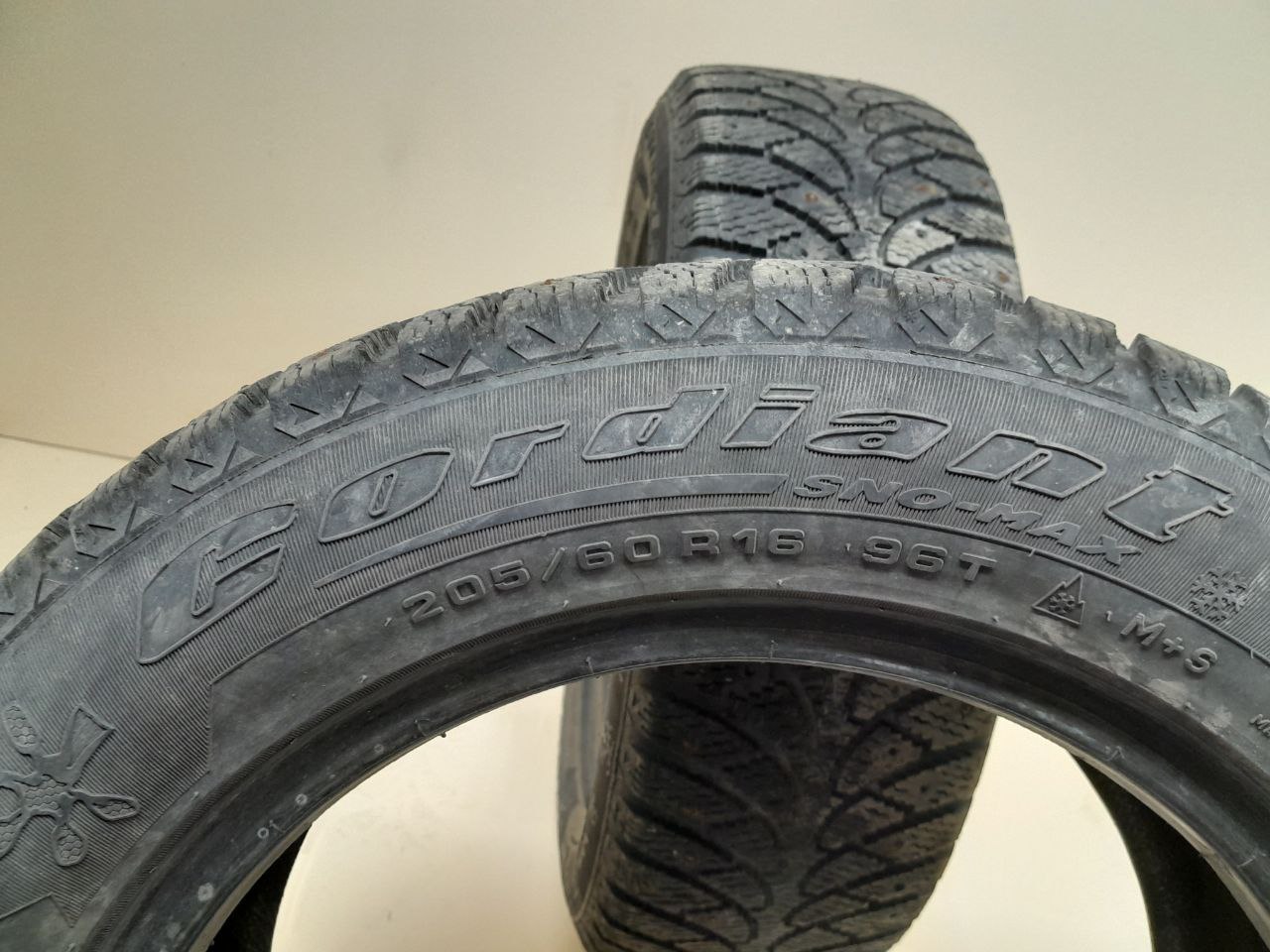 Шины R16 Зимние шипованные Cordiant Sno-Max