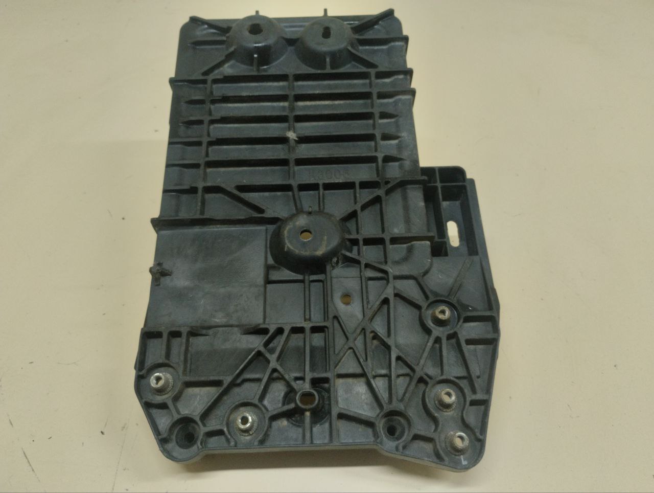 Крепление аккумулятора Mazda Mazda 3 (BM) 2013-2016 Крепление аккумулятора Mazda Mazda 3 (BM) 2013-2016