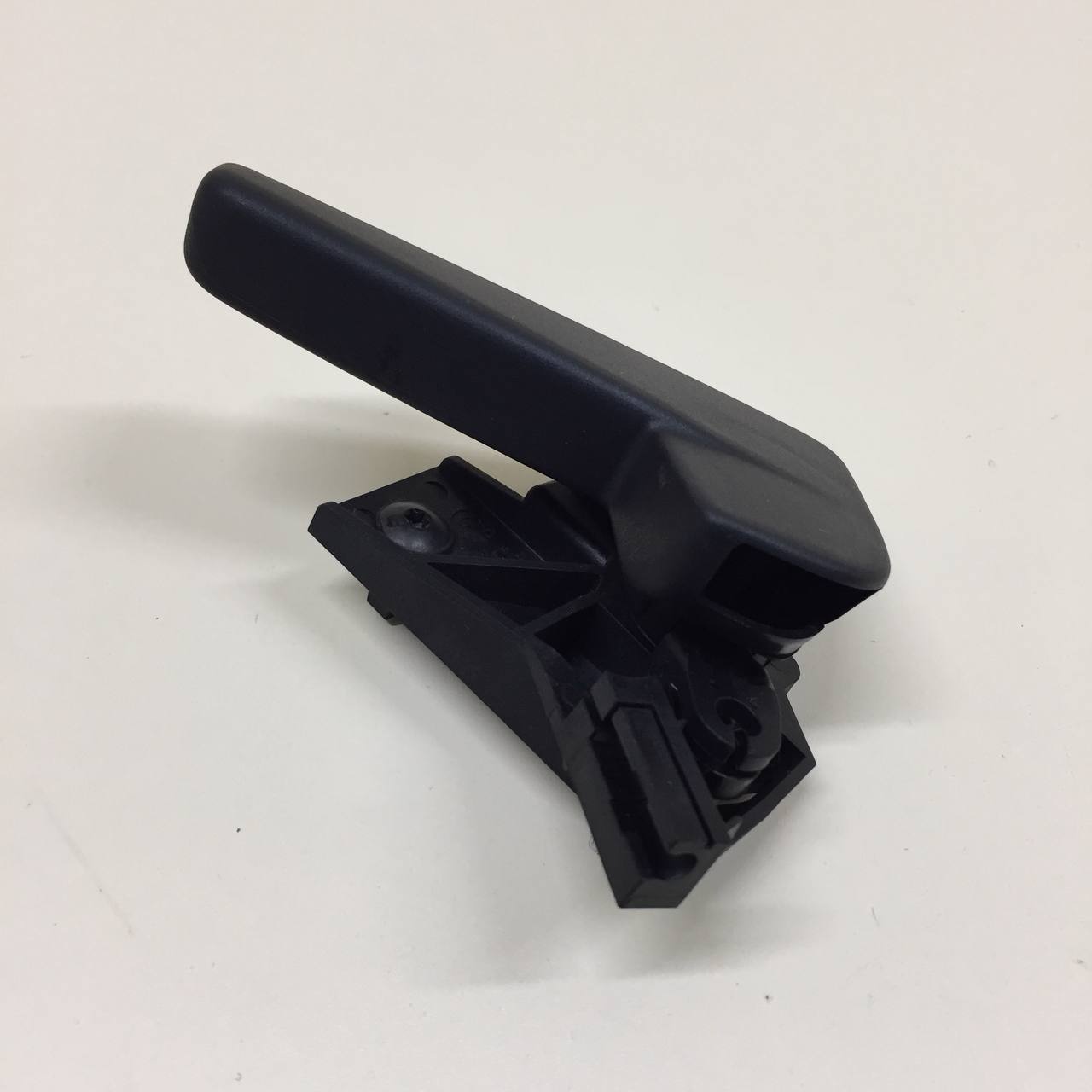 Ручка открывания капота Volkswagen Polo (MK5) 2011-2020 Ручка открывания капота Volkswagen Polo (MK5) 2011-2020