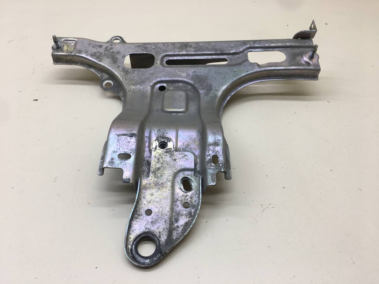 Кронштейн Toyota Rav 4 (XA40) 2013-2019 Кронштейн Toyota Rav 4 (XA40) 2013-2019