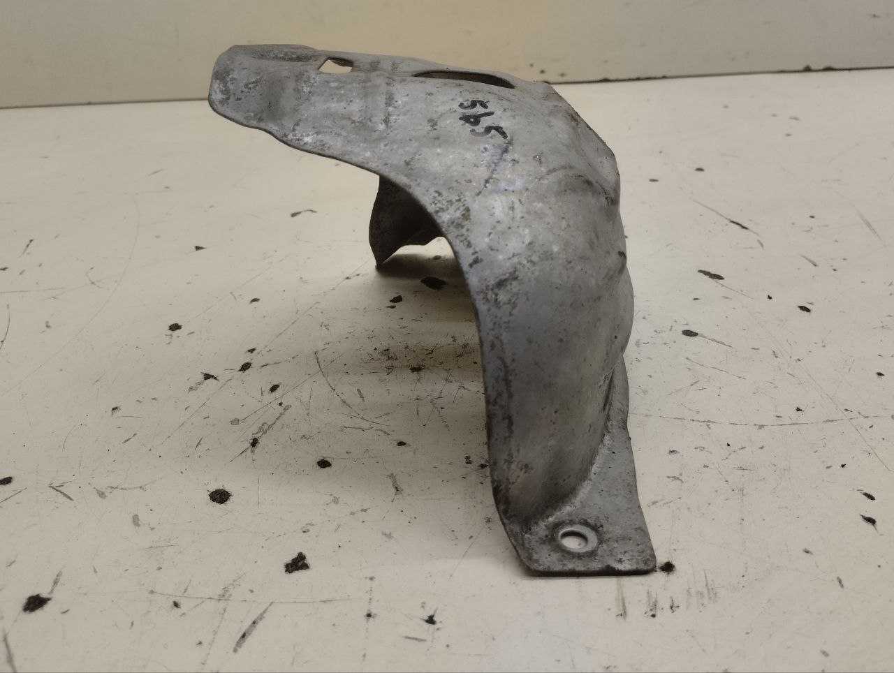 Экран тепловой Toyota Corolla E180 2013-2019 Экран тепловой Toyota Corolla E180 2013-2019