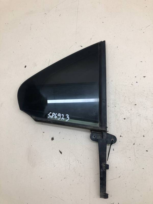 Стекло двери задней правой (форточка) Skoda Rapid 2012-2020