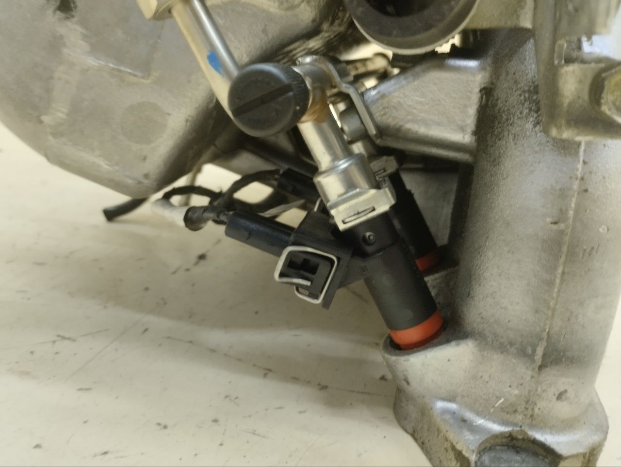 Коллектор впускной Chevrolet Niva 2009-2020 Коллектор впускной Chevrolet Niva 2009-2020