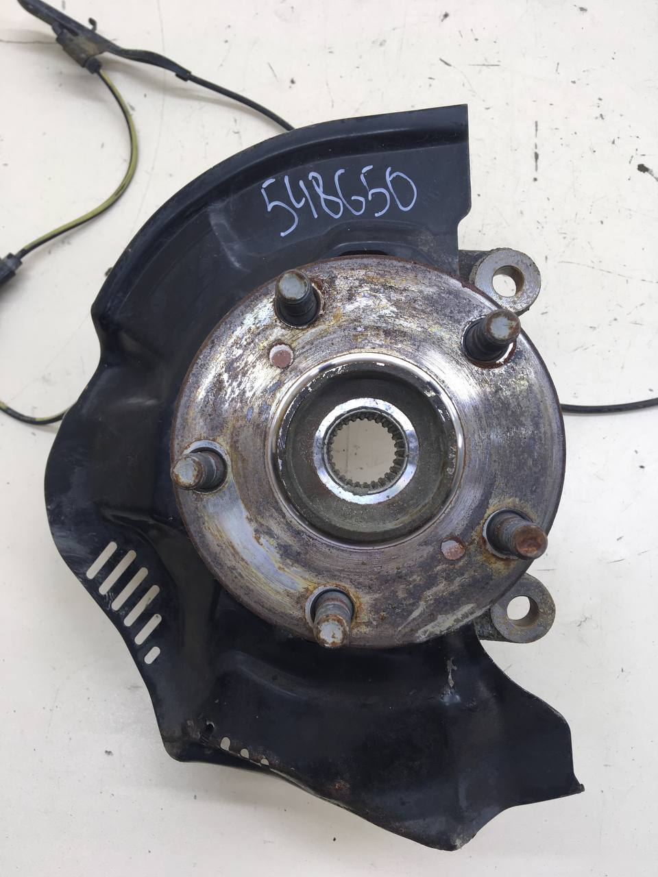 Кулак поворотный передний правый Toyota Corolla E150 2006-2013