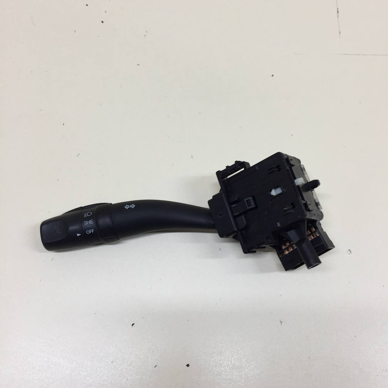 Переключатель поворотов подрулевой Hyundai Starex H1/Grand Starex 2007>