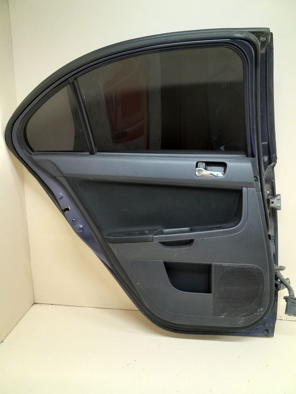 Дверь задняя левая Mitsubishi Lancer X (CX, CY) 2007> Дверь задняя левая Mitsubishi Lancer X (CX, CY) 2007>