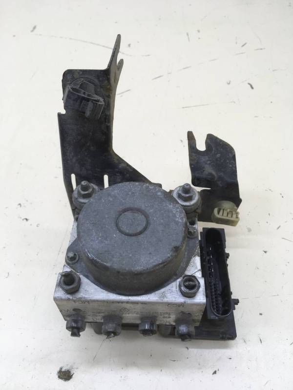 Блок ABS (насос) Nissan Almera 3 (G11, G15) 2012> Блок ABS (насос) Nissan Almera 3 (G11, G15) 2012>