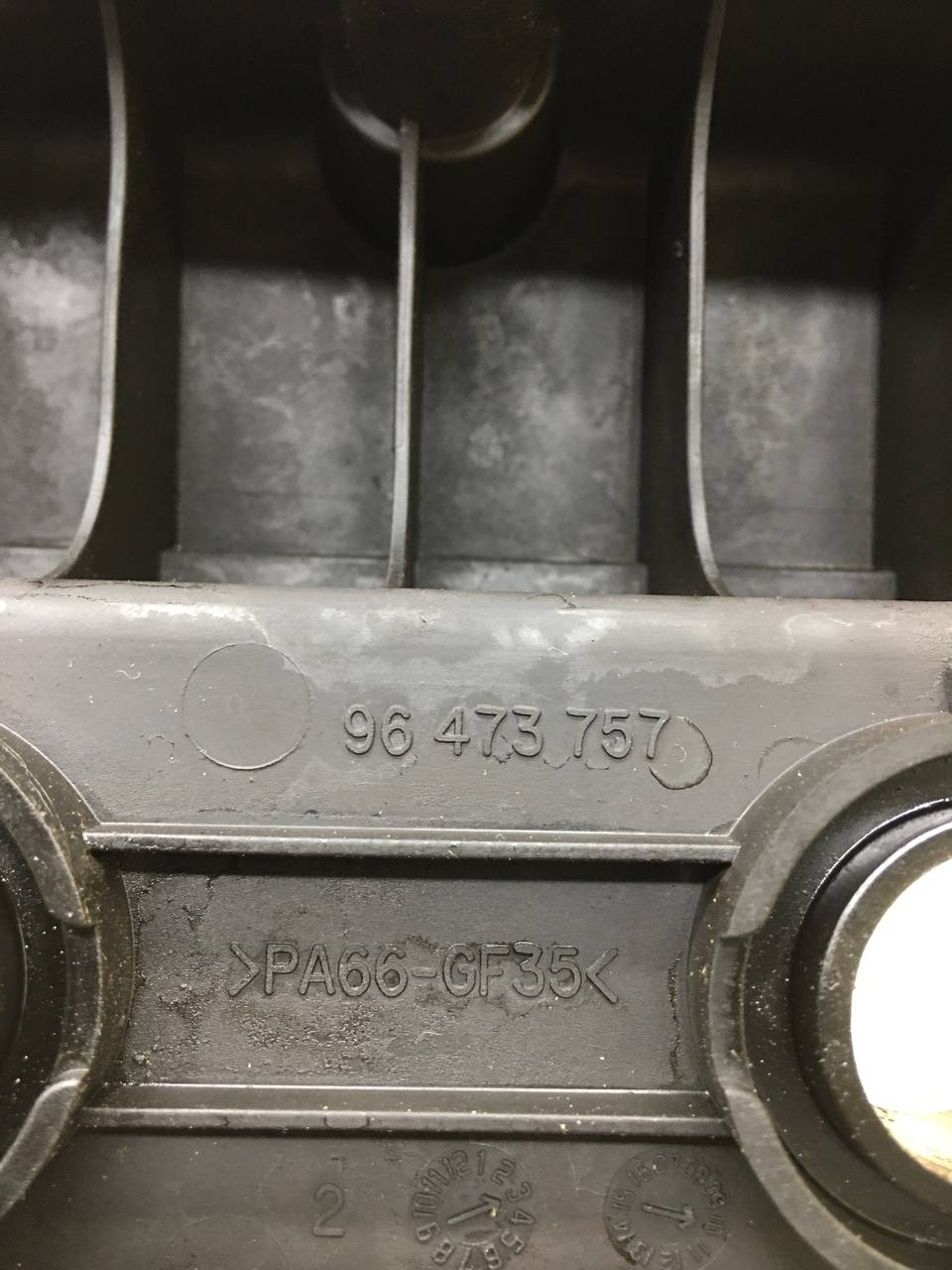 Крышка головки блока (клапанная) Chevrolet Cruze (J300) 2009-2016 Крышка головки блока (клапанная) Chevrolet Cruze (J300) 2009-2016