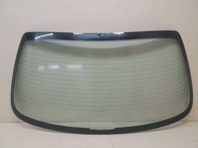 Стекло заднее Kia Sephia 2001-2004