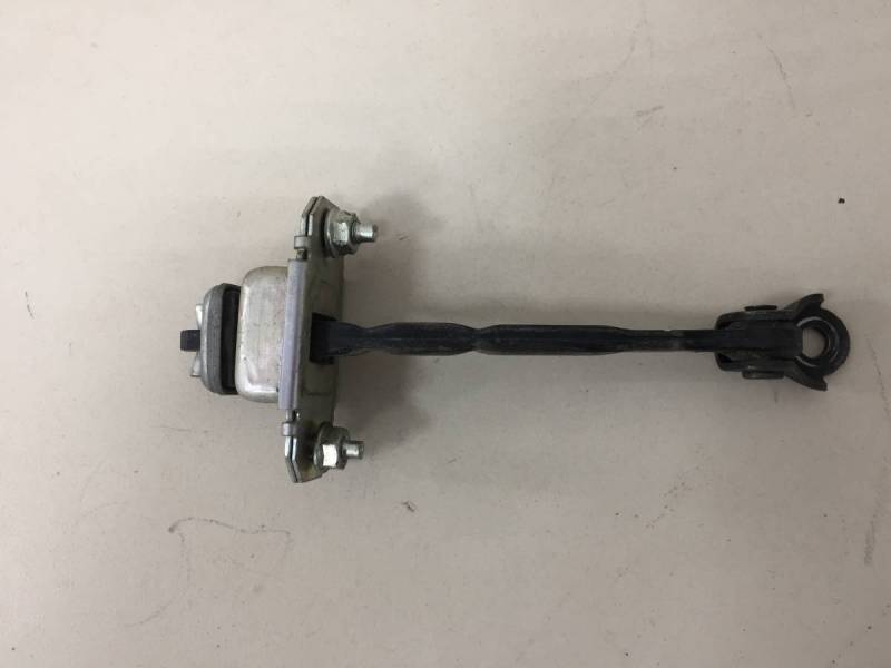 Ограничитель двери Subaru Impreza (G12) 2007-2012