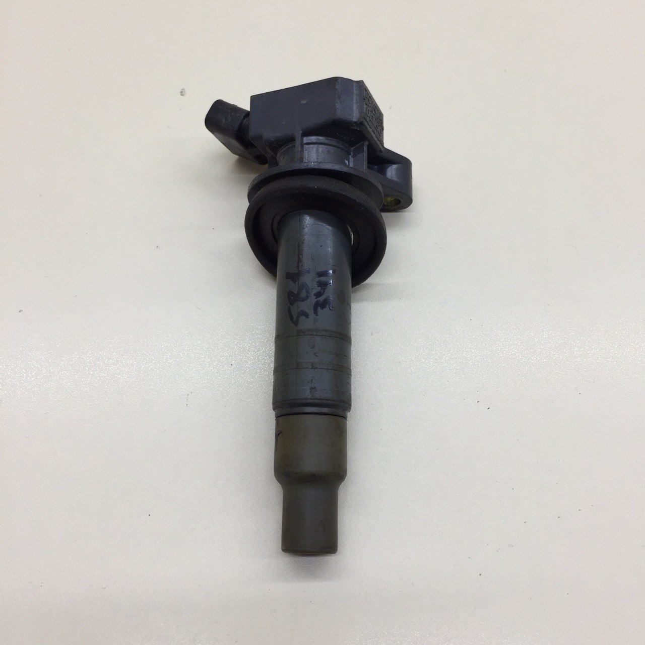 Катушка зажигания Toyota Corolla E120 2001-2007 Катушка зажигания Toyota Corolla E120 2001-2007